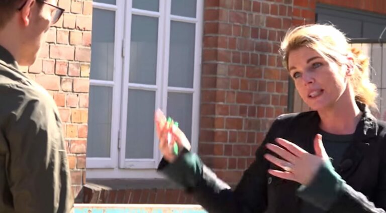 Roman trifft Claudia Kalisch